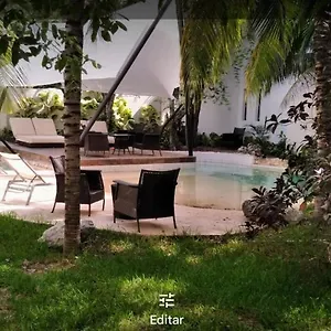 2* Hotel And Art